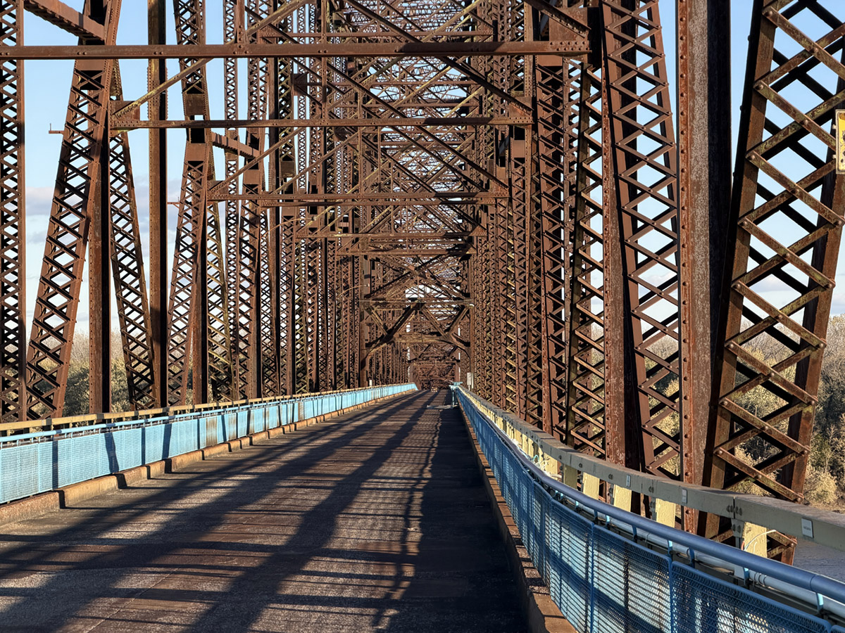 Chain of Rocks Bridge Chain of Rocks bridge over the Mississippi